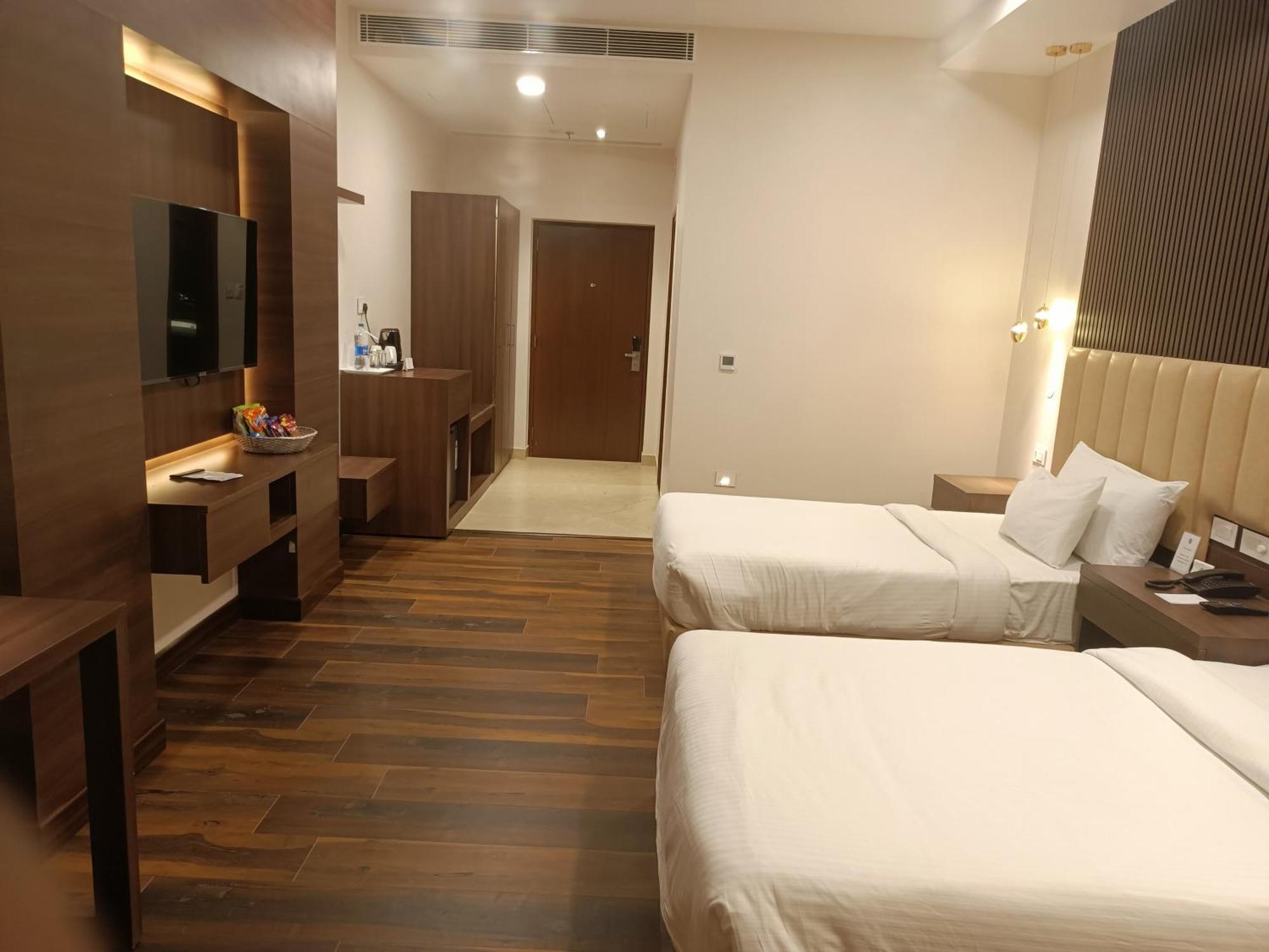 M B Greens Clarks Inn Moradabad Exterior foto