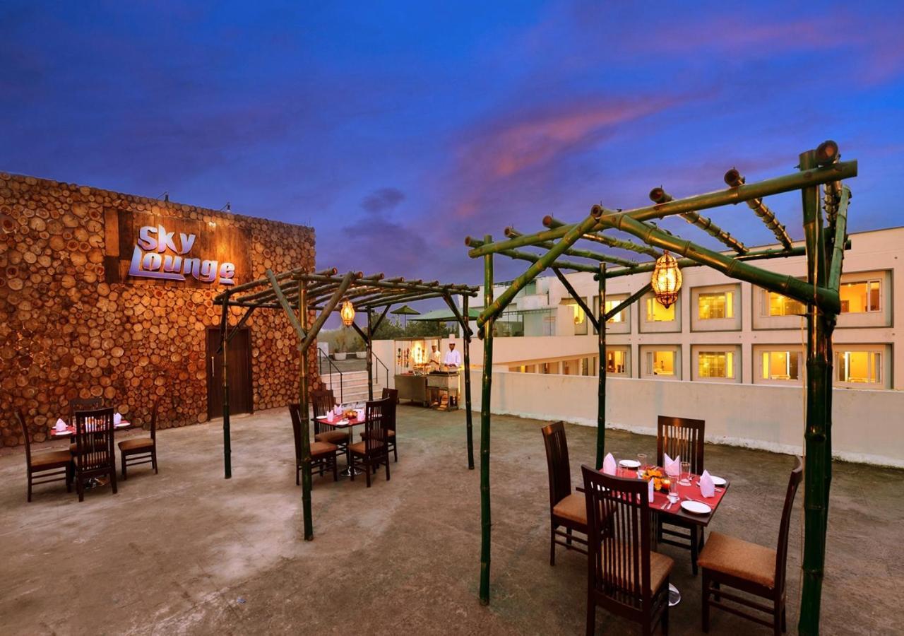M B Greens Clarks Inn Moradabad Exterior foto