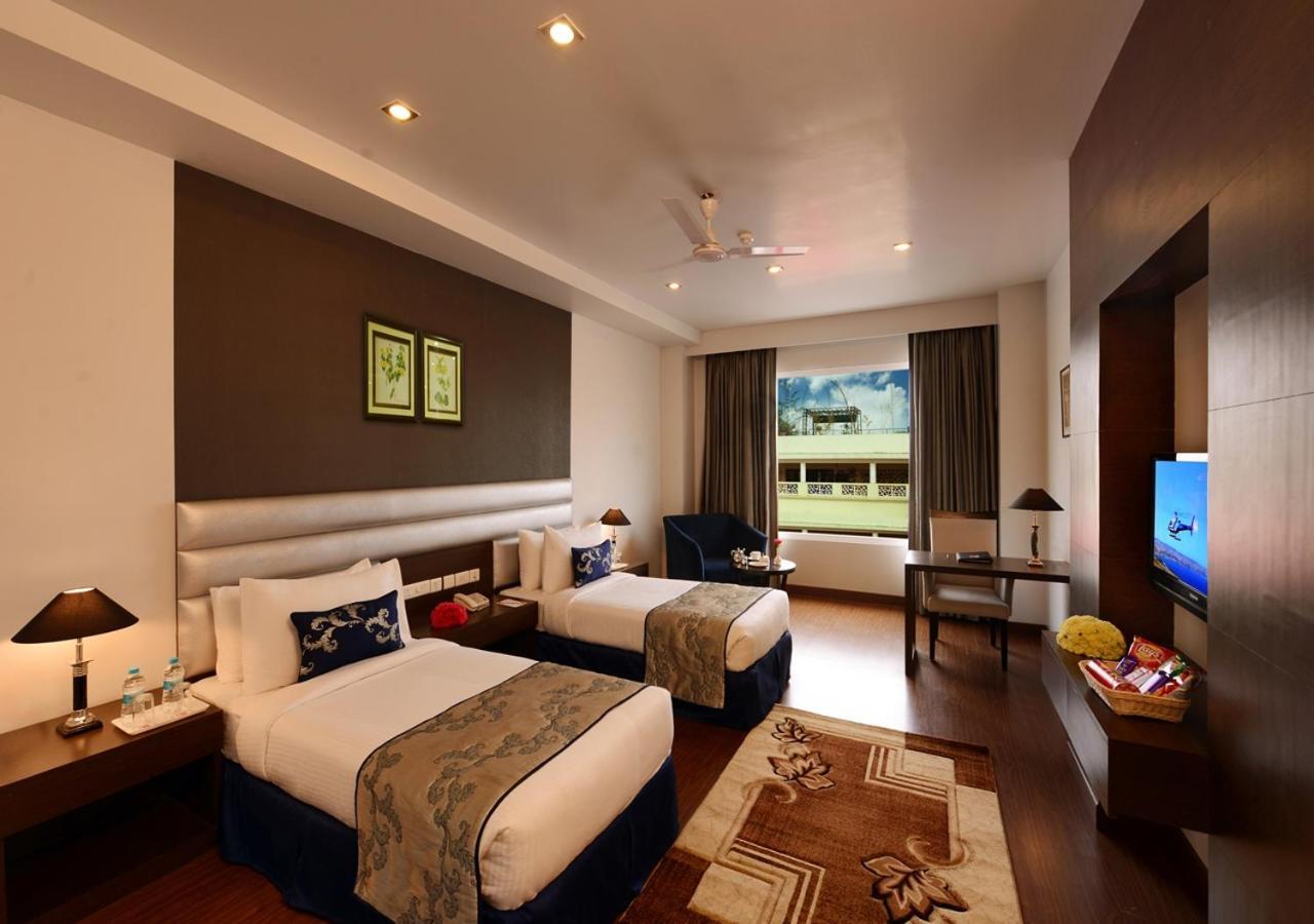 M B Greens Clarks Inn Moradabad Exterior foto